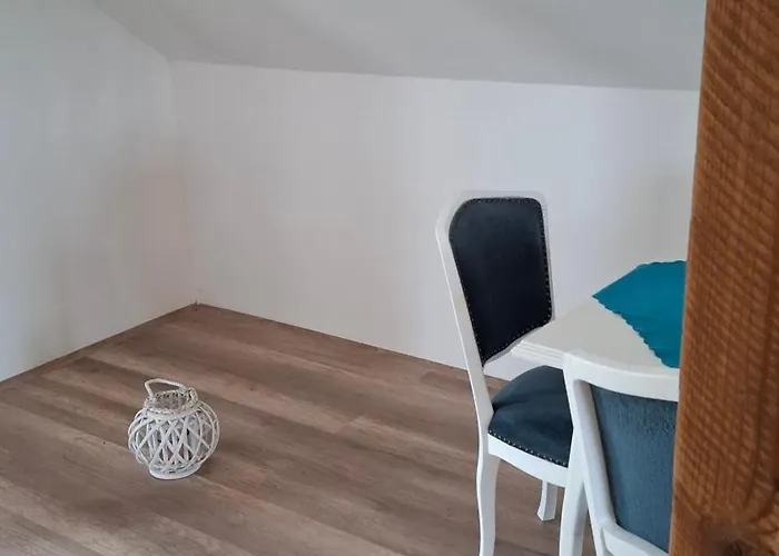 Willa Maki Village Near Siemens *